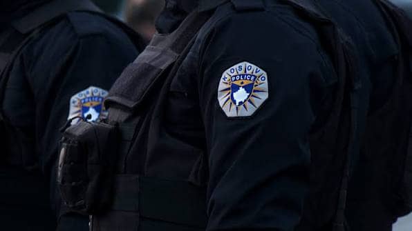 ​Një person gjendet në gjendje të rëndë në bodrumin e një ndërtese në Pejë, vdes gjatë rrugës për spital