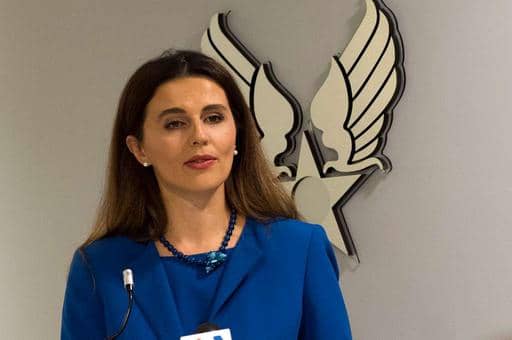 Çitaku “kryqëzon” Kurtin: Mërgimtarët presin në kufi, ai iu tregon përralla me gjermanë e rusë