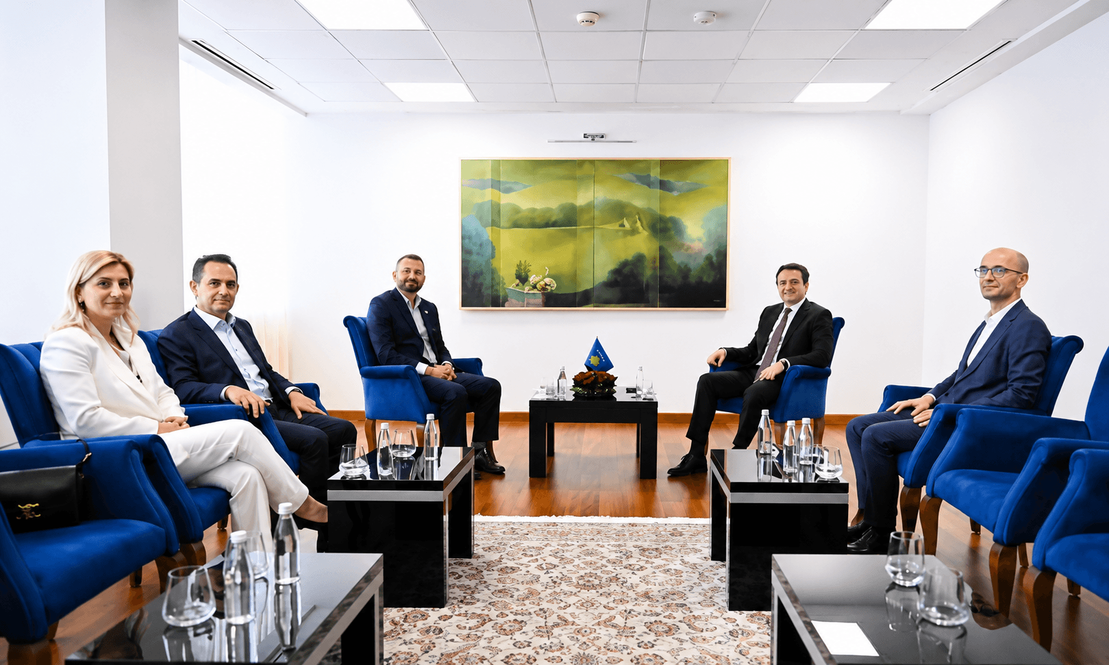 Gazi amerikan në qendër të takimit mes Kurtit dhe delegacionit të shqiptarëve të Amerikës