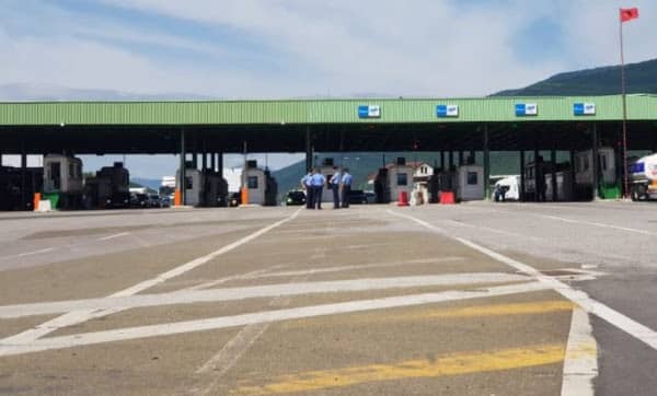 Aksion në Vërmicë, pranga për kosovarin që dyshohet për kontrabandë migrantësh