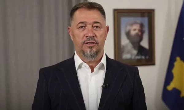 Sami Lushtaku padit Albin Kurtin për shpifje, kërkon dëmshpërblim