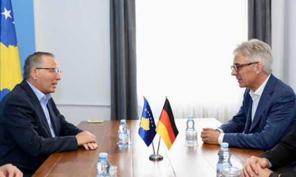 Hamza takon ambasadorin gjerman: Kosova ka nevojë ta rikthejë stabilitetin