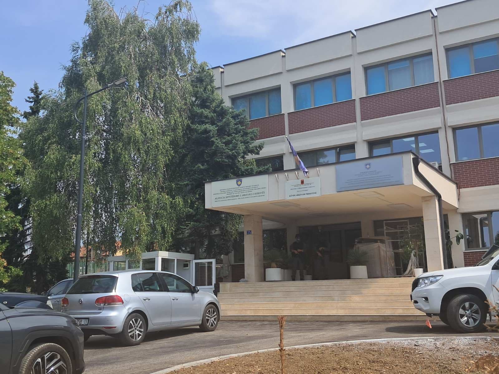 Aksioni në Agjencinë Kadastrale, arrestohen pesë persona për falsifikim dokumentesh e keqpërdorim të detyrës zyrtare