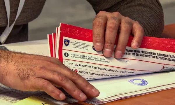KQZ me sqarim sa i përket votimit përmes postës