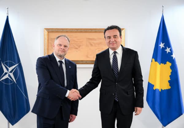 ​Zyrtari i NATO- e pyet Kurtin për xhandarmërinë , ai ia ‘‘shpjegoi konceptin’’