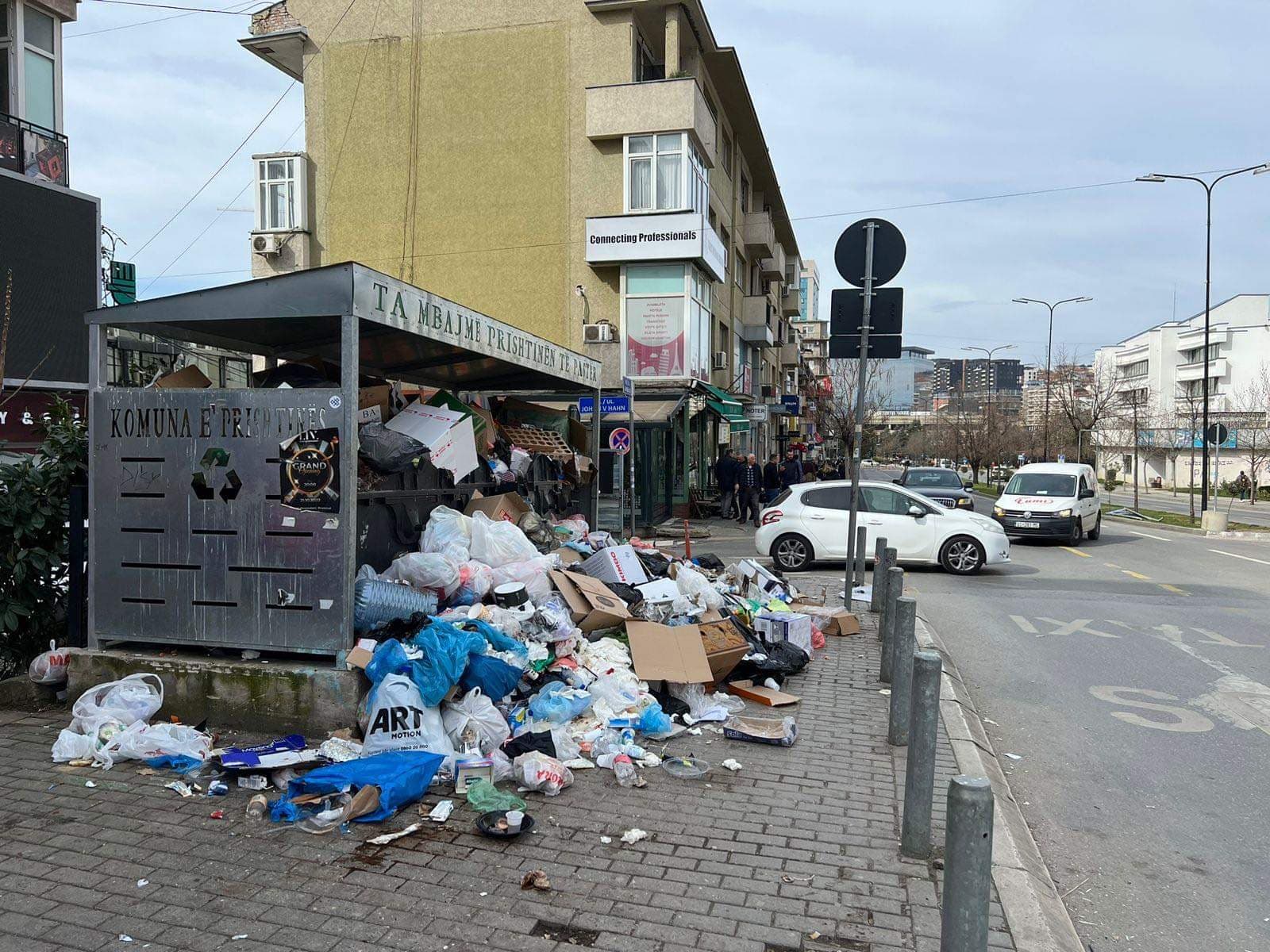 Kryeauditorja: Komuna e Prishtinës dështoi në menaxhimin e mbeturinave