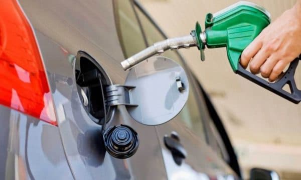 Për tri ditë, nafta do të shitet për 3 centë më lirë, e benzina për 6 centë