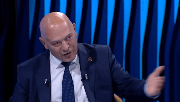 Gjini reagon ashpër, shkarkon drejtorin Akt i turpshëm, nuk përfaqëson as Gjakovën e as Aleancën!