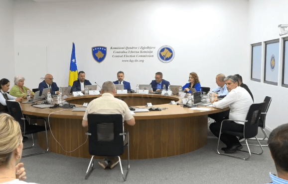 KQZ akrediton 29 organizata për vëzhgimin e zgjedhjeve, pezullohet një parti politike