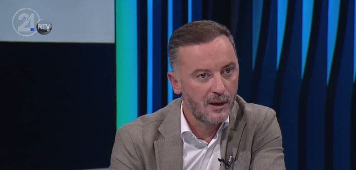Molliqaj ‘godet’ PDK-në: Janë duke u jargitur për të hyrë në koalicion me Kurtin