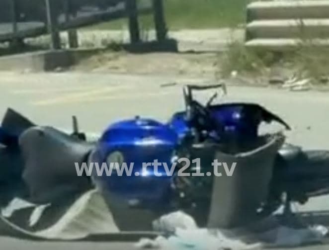 Aksident në Veternik mes një motoçiklete dhe veture, një person mbetet i lënduar