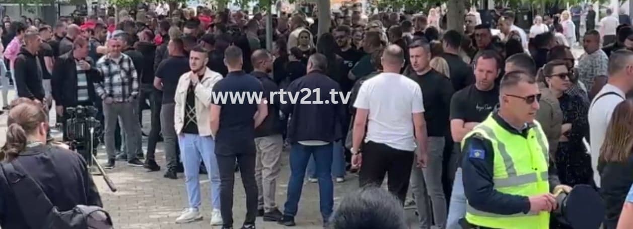 Dyshimet për ndërhyrje në zgjedhje nga Serbia, protestojnë qytetarët serbë në Graçanicë