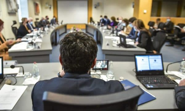​Qeveria në detyrë ndan 2 milionë euro për fluturimin e mërgimtarëve drejt Kosovës