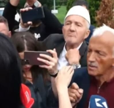 Protestuesi i kthehet keq Fitore Pacollit: Ti prej Prishtine po do me ruajt tokën tem
