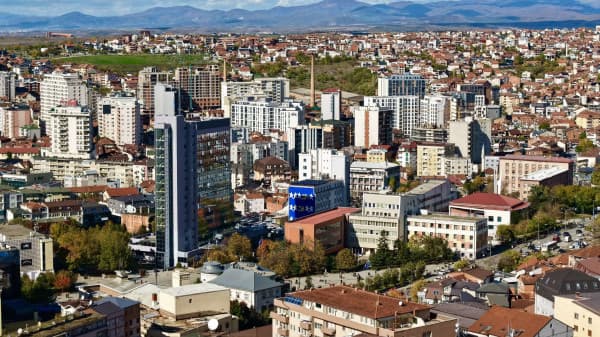 PDK, AAK dhe LVV mbyllin sonte fushatën, Prishtina në qendër të tubimeve zgjedhore