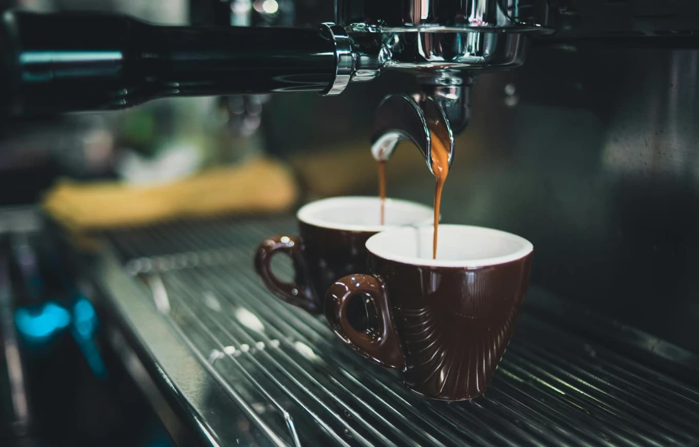 What happens to your body when you drink coffee on an empty stomach?