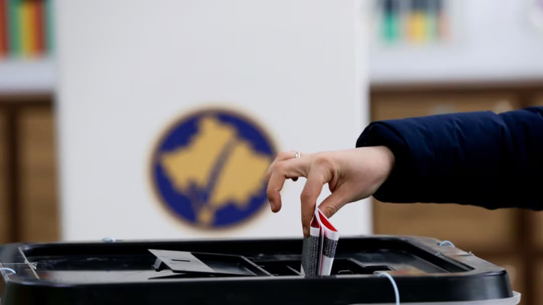 Associated Press për zgjedhjet në Kosovë: Rënia e pjesëmarrjes pasqyron zhgënjimin e votuesve
