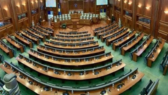 Mosthirrja e seancës, po “blihet” kohë për interesa partiake?