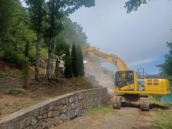BE-ja del me reagim pas rrënimeve në Ujman, bën thirrje për ndalim