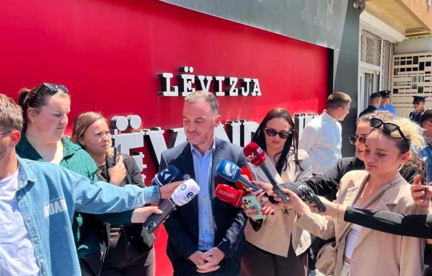 Molliqaj: Vetëvendosja i frikësohet vetëm PSD-së, i ftojmë në debat