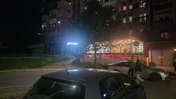 Një i plagosur nga të shtënat me armë në Prishtinë