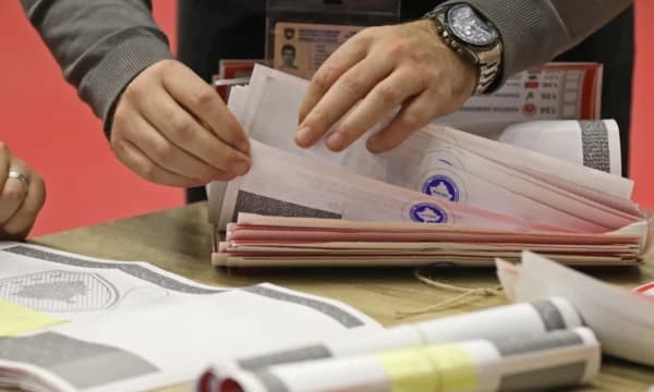 Around 28% of embassy votes counted — these are the leading candidates